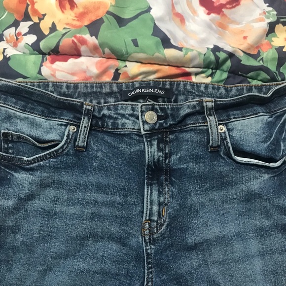 Calvin Klein Jeans CKJ001 - Picture 3 of 4